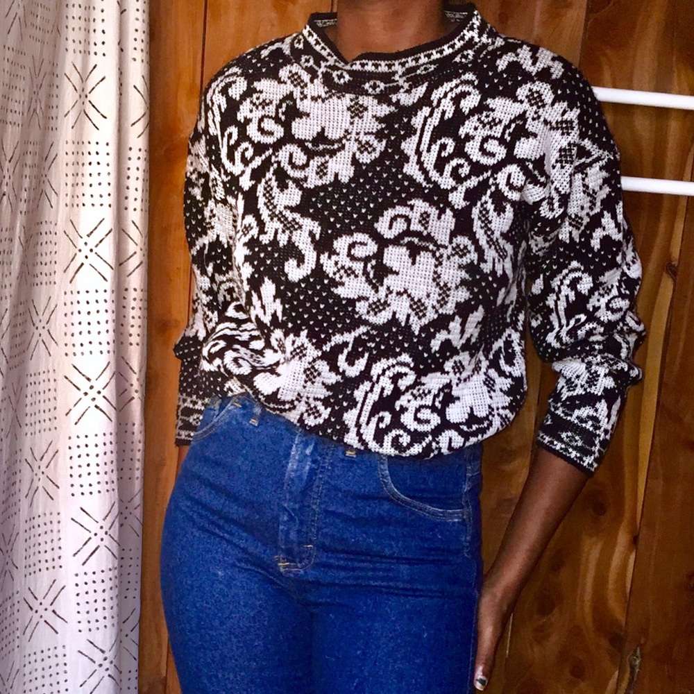 ☃️ Vintage 80s Warm Floral Statement Sweater ☃️
